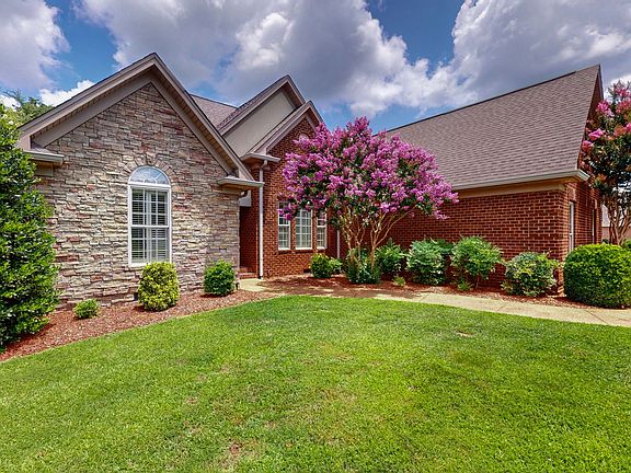 4th image of 1007 Briarwood Dr