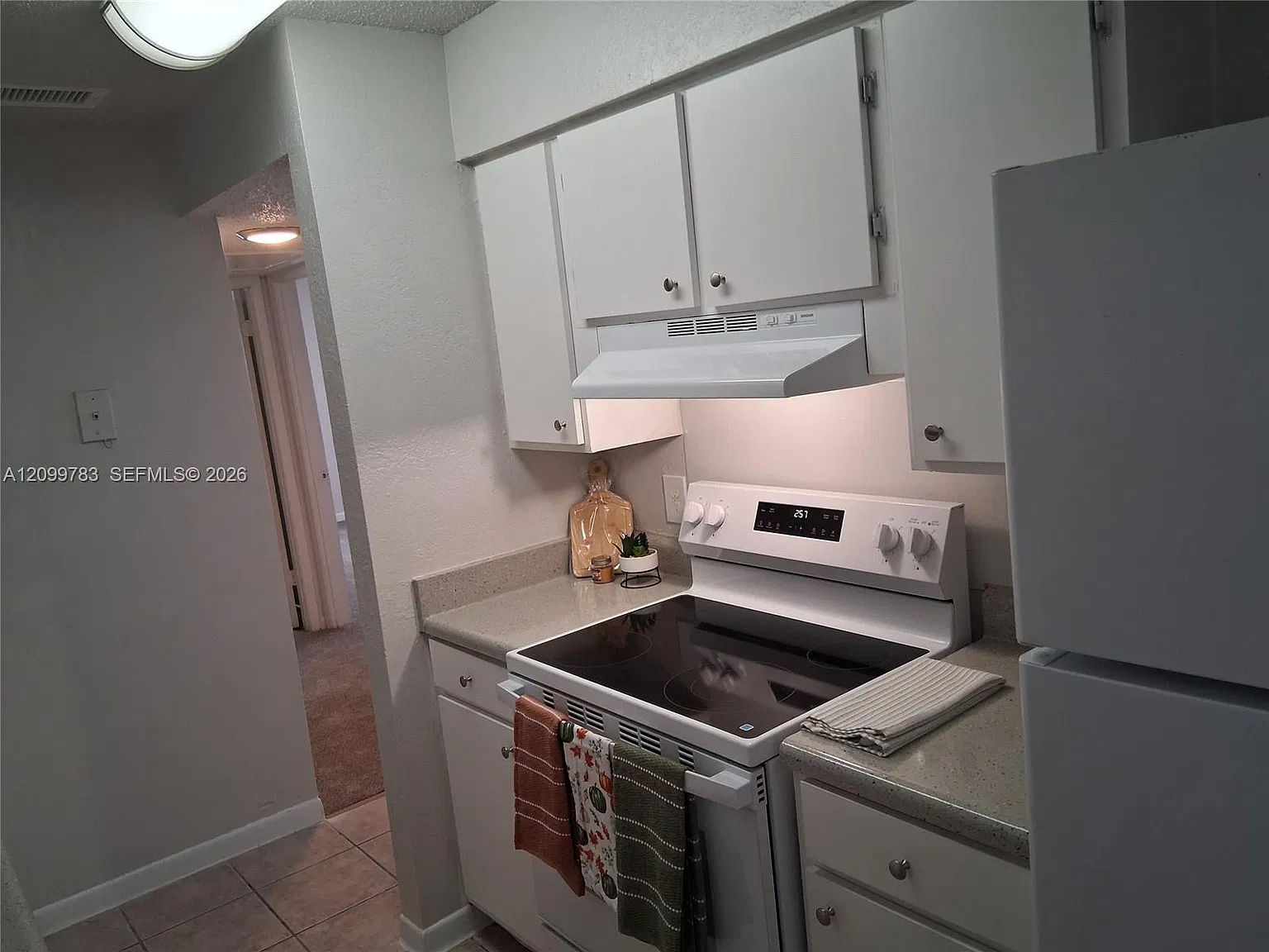2 bed, 1.0 bath, 850 sqft, $1,400 — Photo 3