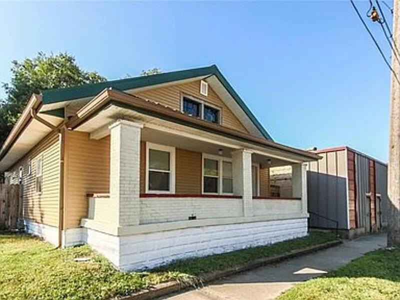 4013 E Michigan St photo 1