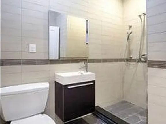 4th image of 106 Greenwich St #13