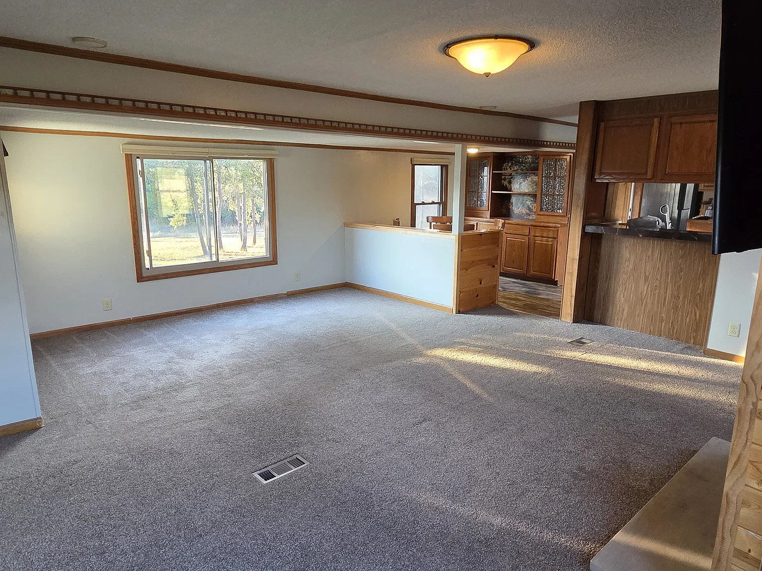 7655 Walker Ave — Photo 3