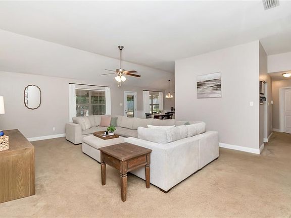 3rd image of 4093 Blackwell Ct W