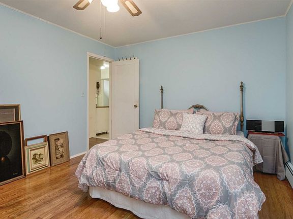 5th image of 204 Fairview Blvd