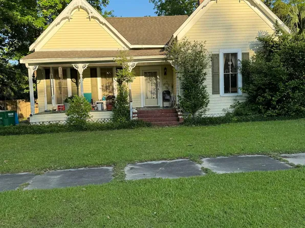 910 5th St, Florala, AL 36442