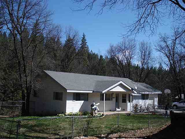 1st image of 887 E Main St