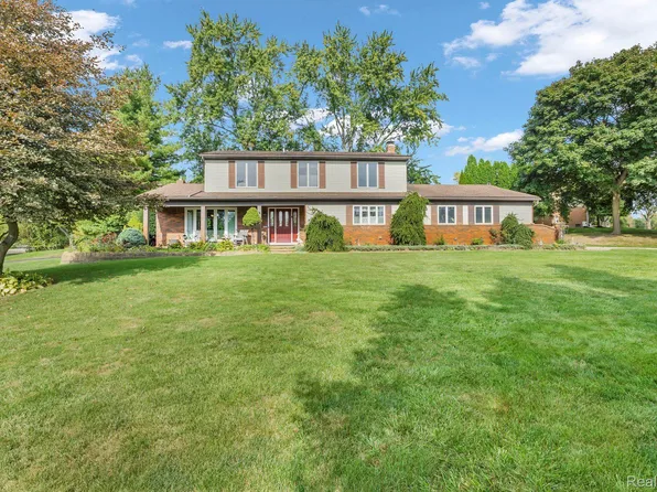 60469 Miriam Dr, Washington, MI 48094