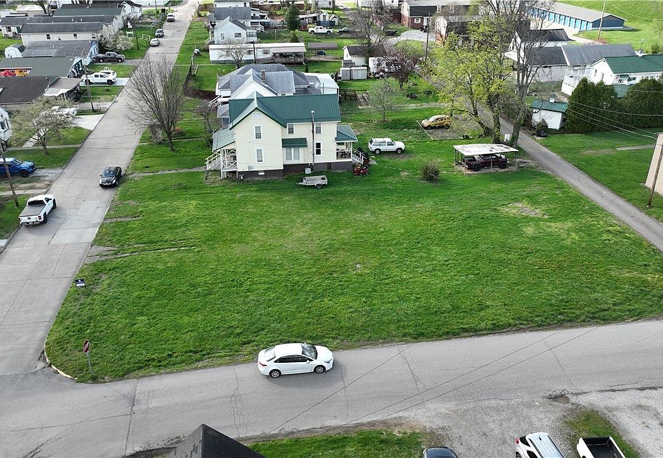 1st image of 627 33rd St