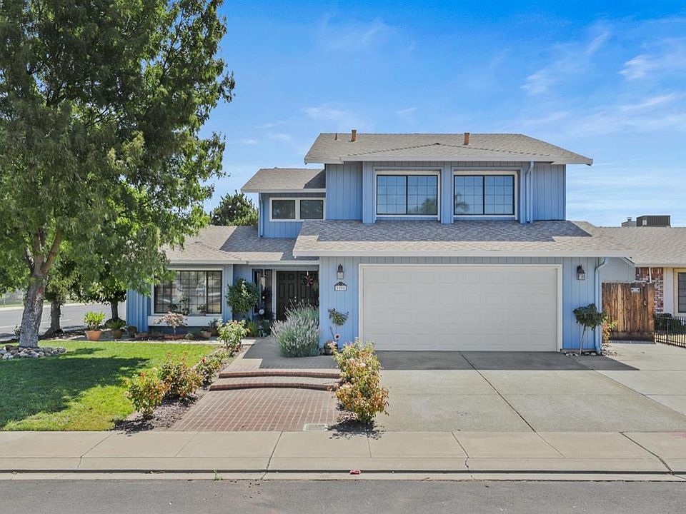 1st image of 1208 Correia Pl