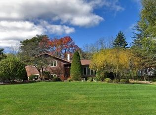 8614 Meadowbrook Dr, Burr Ridge, IL 60527