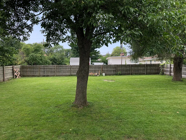 205 Dotson Dr — Photo 3