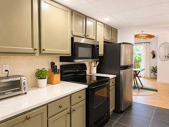4th image of 43 Angleside Rd APT 1