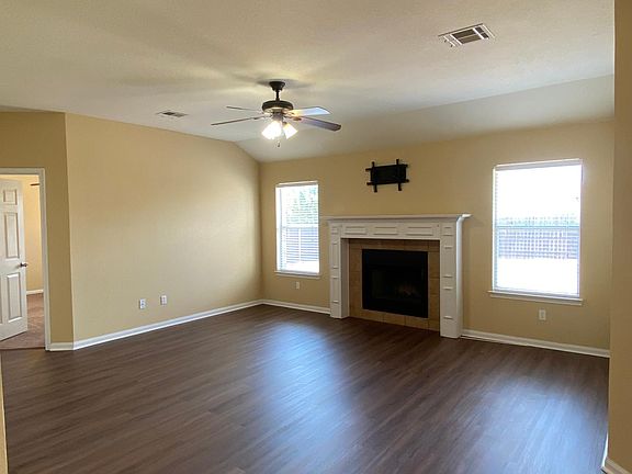 3rd image of 213 Ponderosa Dr