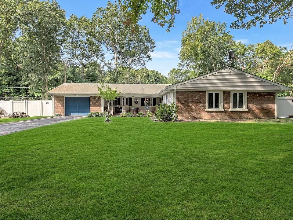 1st image of 24 Seabrook Ln
