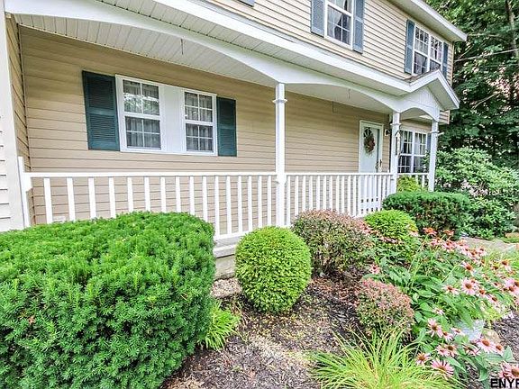 2nd image of 5 Country Fair Ln