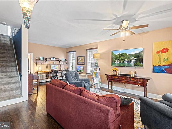 5th image of 615 Belmont Ave
