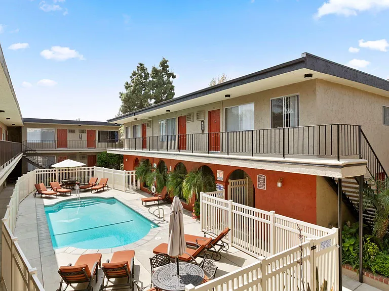 Parkview Terrace Apartments — Photo 40