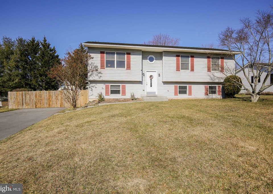 1st image of 105 Warbler Dr