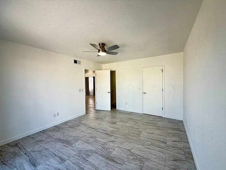 3340 Dolphin Dr — Photo 14