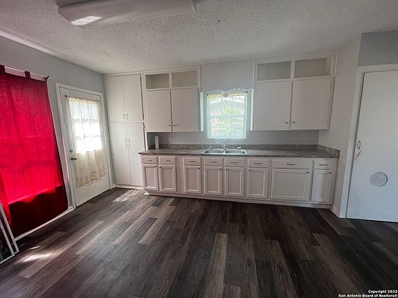 5th image of 130 FRANCES JEAN DR