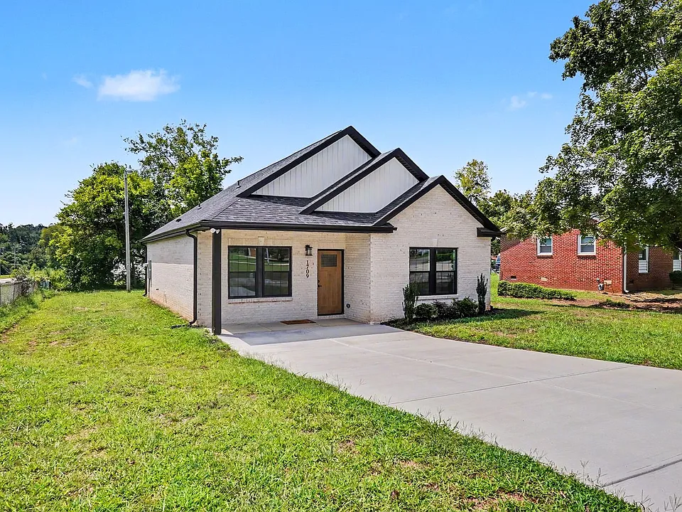 1709 College Plaza Blvd