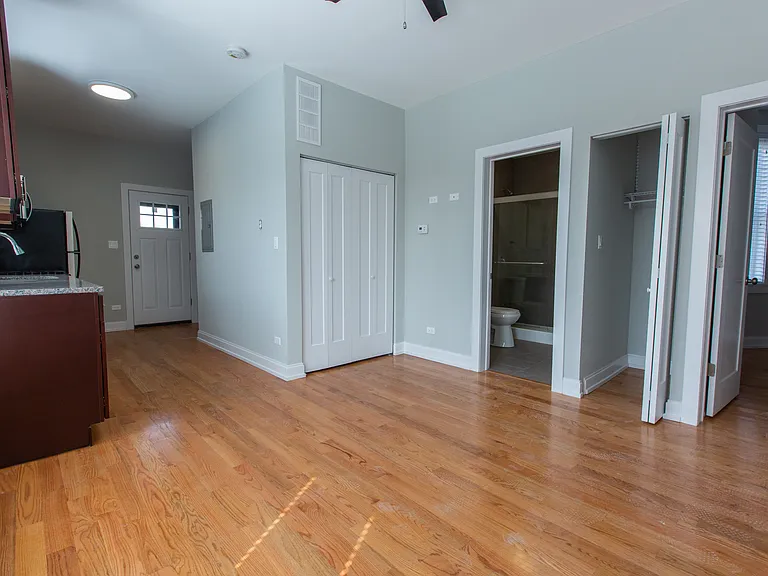 2558 W. Superior St. — Photo 13