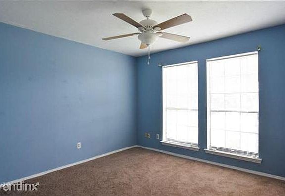 4th image of 2110 Toluca Dr