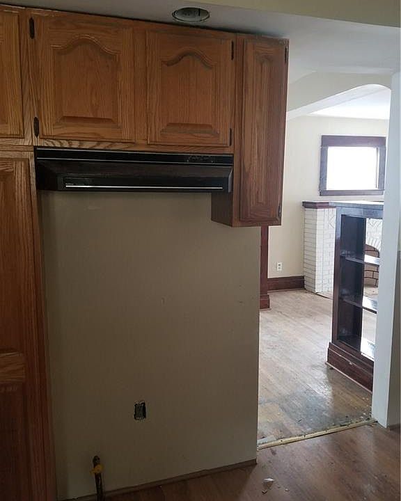 1st image of 51 Burlington Ave