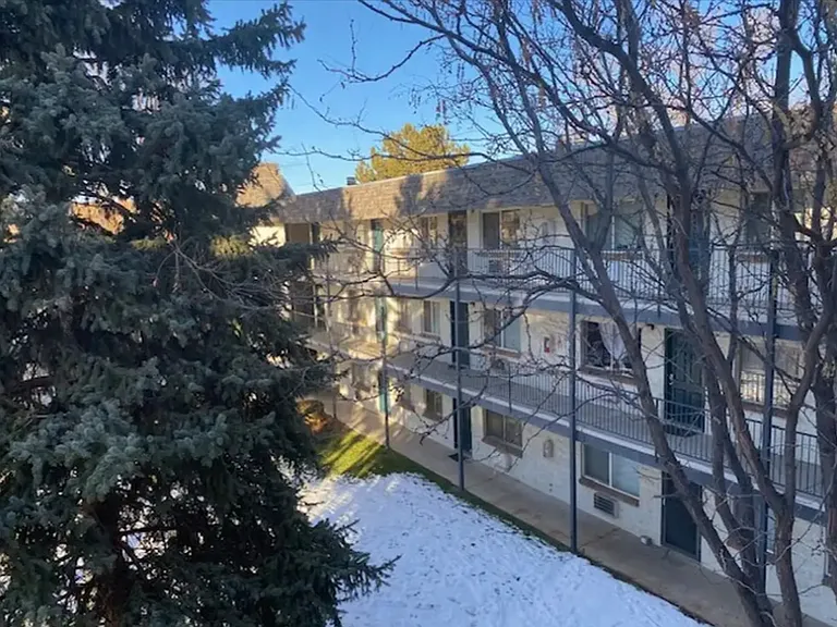 2225 S Jasmine St #302 — Photo 13