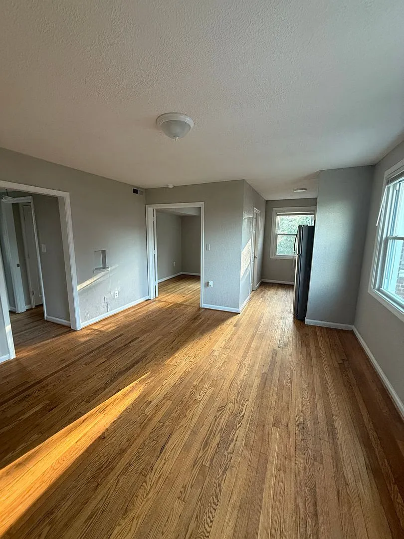 451 Burbank St. SE — Photo 3