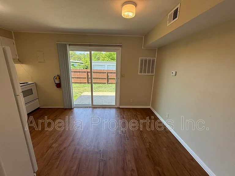 1404 Bloomingdale Rd #A4 — Photo 5
