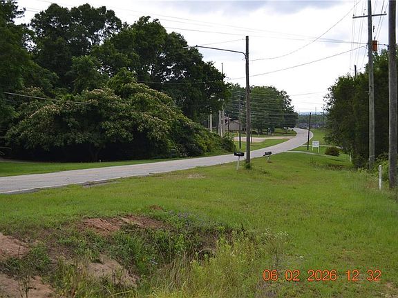 3rd image of 2015 S Seale Rd