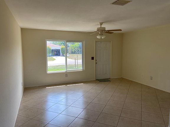 5th image of 1741 SE Burgundy Lane