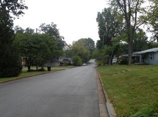 818 Taylor Ave, Farmington, MO 63640