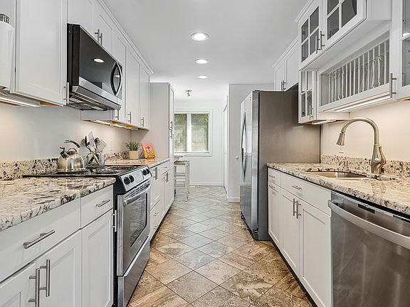 4th image of 100 Walden Pond Drive