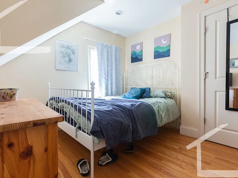 27 Lothrop St #3 — Photo 5