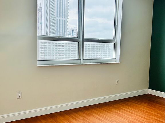 3rd image of 2000 N Bayshore Dr APT 1207