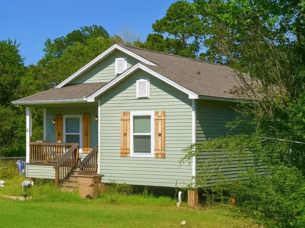 135 Lindsey St, Hemphill, TX 75948