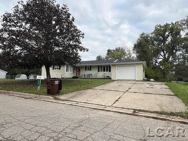 1st image of 112 Valley Dr