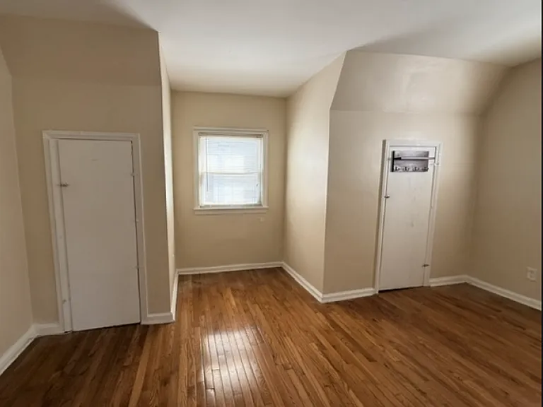 305-307 Sanford Ave #3 — Photo 3