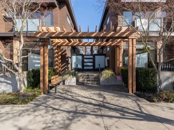 1020 Richardson St #10, Victoria, BC V8V 3C5