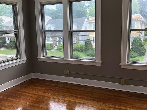 4th image of 98 Winthrop Ave