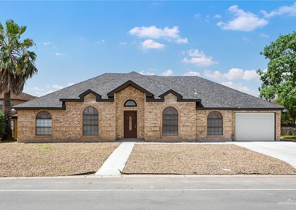 1st image of 407 Plantation Dr