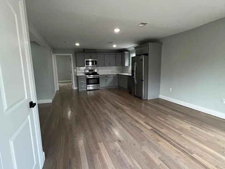 562 Madison Ave #2 — Photo 3