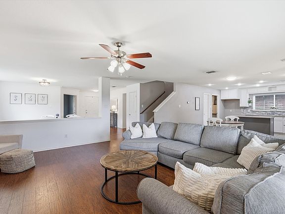 4th image of 300 Highland Ridge Dr