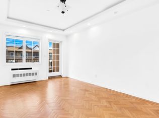 27-17 Crescent St #2D, Astoria, NY 11102