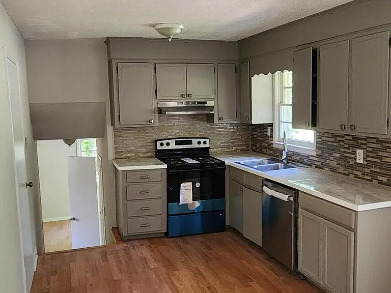 3106 Truxton Rd — Photo 2