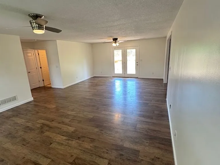 394 Valley View Dr — Photo 3