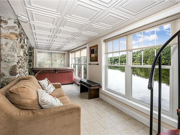 5th image of 47 Lake Dr