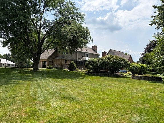 3rd image of 2045 Canterbury Ct