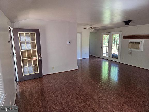 4th image of 65 Cary Ct